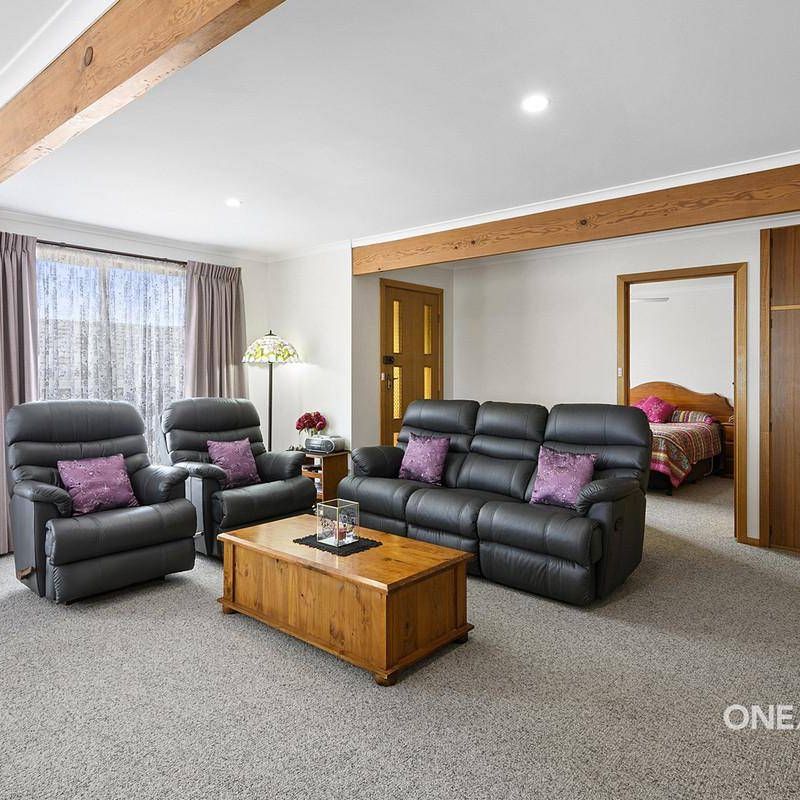 Low Maintenance Two Bedroom Unit - Photo 1