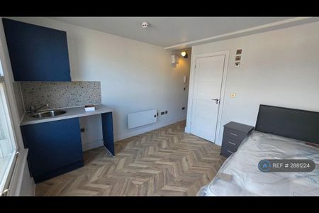 Studio to rent - Photo 3