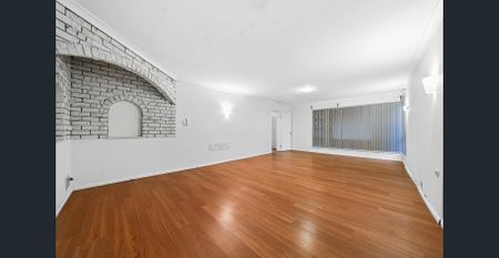 Large 4 Bedroom Family Home - Photo 2