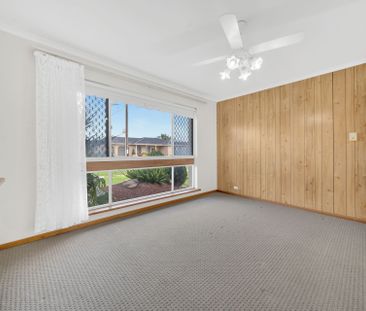 Minutes to the Beach.... - Photo 2