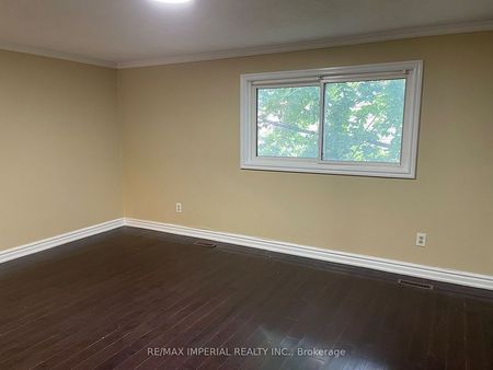 For Lease - 166 Hupfield Trail Unit# Front Unit, Toronto, Ontario - Photo 3