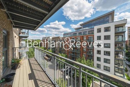 East Drive, Beaufort, NW9 - Photo 2