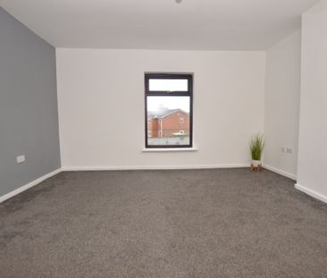 2 Bedroom Terraced House - Photo 3
