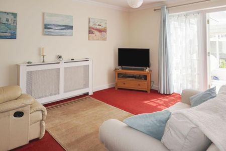 3 bedroom terraced house to rent - Photo 4