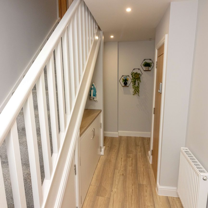 Fabulous shared house within walking distance of hospitals, train station, town centre and industrial parks Franklin - Photo 1