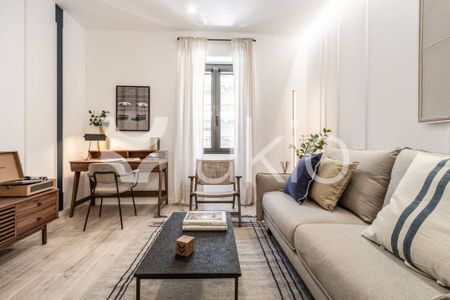 1 bedroom luxury Apartment for rent in Madrid, Spain - Photo 2