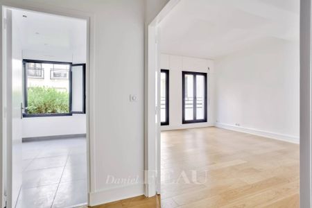 Location appartement, Paris 9ème (75009), 2 pièces, 64.2 m², ref 84171617 - Photo 2