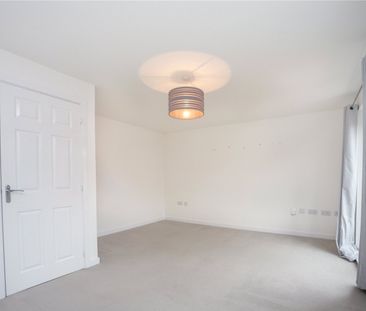 Fairford Road, - Photo 2