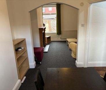 2 bedroom terraced house to rent - Photo 3