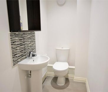 3 bedroom link detached house to rent - Photo 2