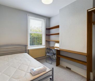 5 bedroom terraced house to rent - Photo 4