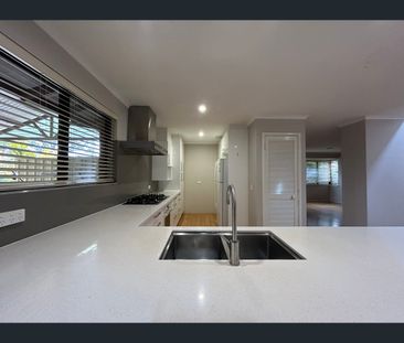 6 Lenna Court, Karawara, WA 6152 - Photo 1