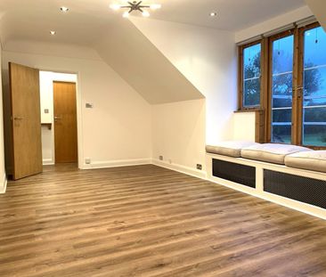 2 Bed Penthouse, Woodville Gardens, W5 - Photo 3