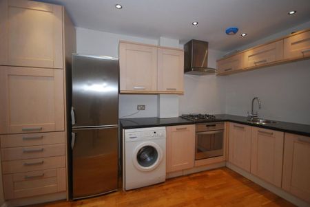 2 bedroom flat to rent - Photo 4