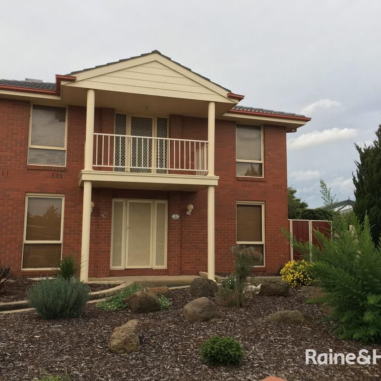 A Classic 4Br 2L Family Home in Hoppers Crossing! - Photo 1