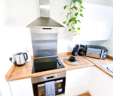 1 bedroom in a house share to rent - Photo 3