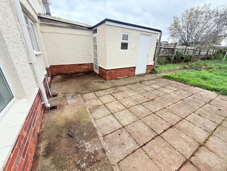 2 bedroom terraced house to rent - Photo 3