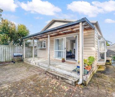 Pakuranga Heights - 2 bedrooms rear house with peace - Photo 5