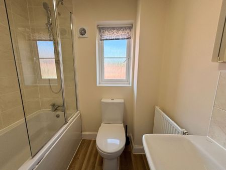 3 bed semi-detached house to rent in Lapwing Place, Coventry, CV4 - Photo 4