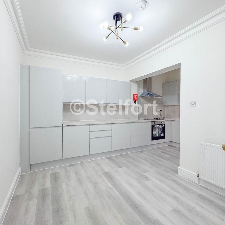 4 bedroom terraced house to rent - Photo 1
