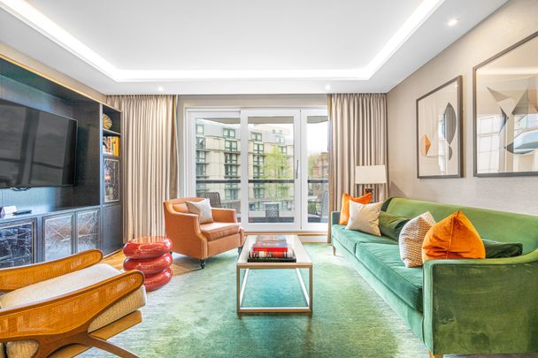 Luxury Kensington residence with excellent leisure amenities - Photo 1