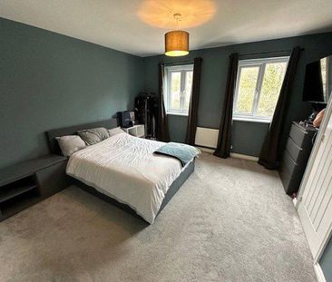 4 bedroom detached house to rent - Photo 3