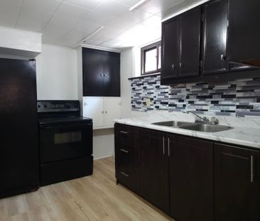 For Lease - 6 Galewood Drive, Toronto, Ontario - Photo 2
