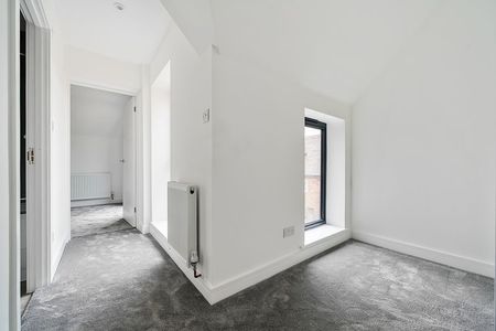 8A Junction Place, Haslemere, Surrey, GU27 - Photo 2