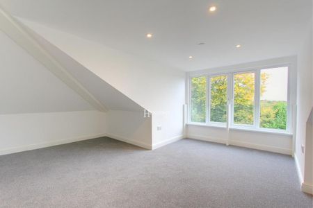 3 bedroom semi-detached bungalow to rent - Photo 4