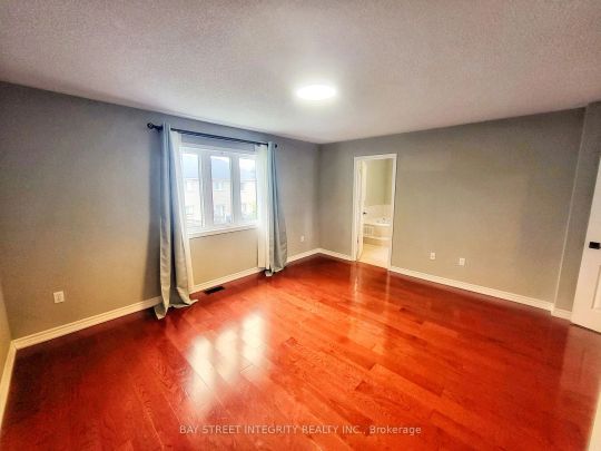 Detached Home For Lease | N9249654 - Photo 1