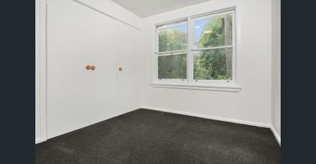 Large, Comfortable & Updated Home - Photo 4