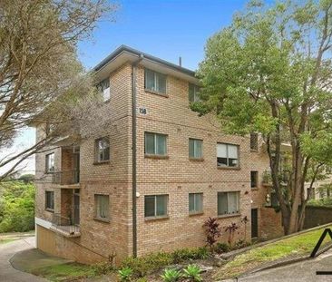 Spacious 1 bedroom with leafy outlook - Photo 3