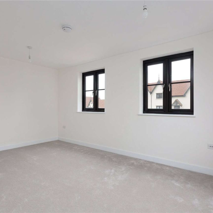 Contemporary two bedroom semidetached home in the heart of Frant village - Photo 1