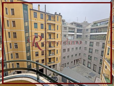 Affitto Residenziale - Milano Centro Storico - Via Giosuè Carducci - Photo 3