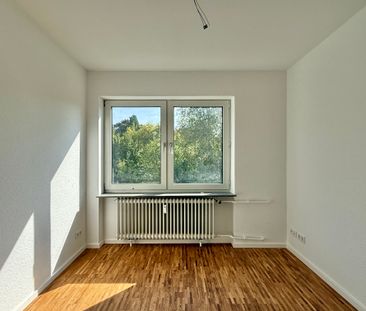 Großzügige + helle 3-Zimmer-Wohnung mit Balkon in guter Lage - Photo 3