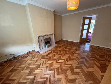 6 bedroom detached house to rent - Photo 2