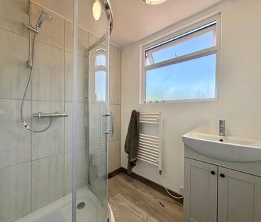 Frimley Road, Camberley, Surrey, GU15 - Photo 5
