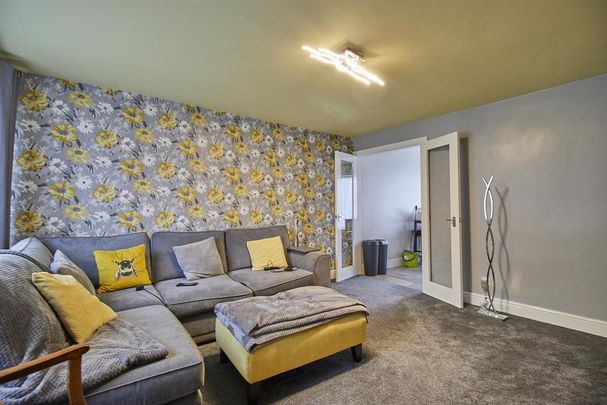 2 bedroom end of terrace house to rent - Photo 1