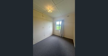 Out of town living - Photo 2