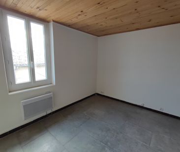 Location Appartement 2 pièces 48m² ST GILLES 30800 - Photo 4