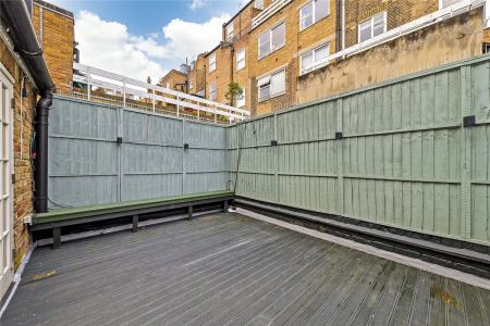 2 bedroom flat in London - Photo 4