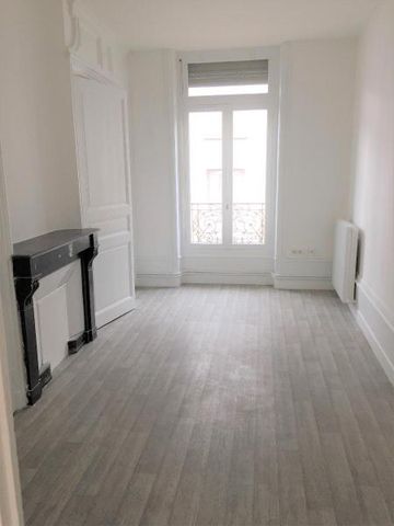Location Appartement 3 pièces 67m² ST CHAMOND 42400 - Photo 3