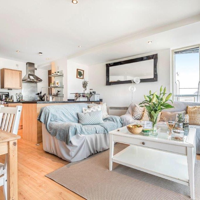 Premium - 2 Bed Apartment - 8th Floor - £2000 per month - Photo 1