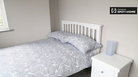 Room in 7-bedroom apartment for rent in Whitehall, Dublin. - Photo 3