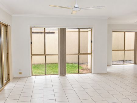 Spacious Family Living in the Heart of Robina - Photo 3