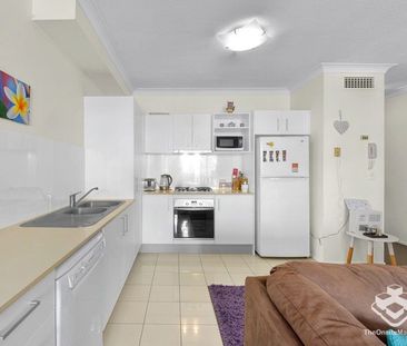 *James St Precinct *Storage*Privacy* 1x Bed 1x Bath 1xCarpark - Photo 2