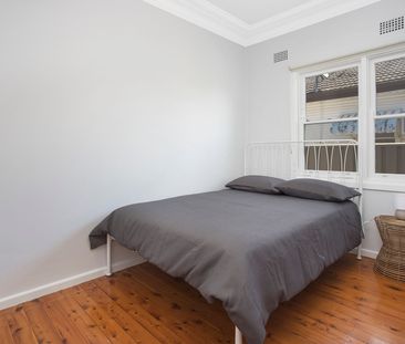 Happy Days - Photo 1