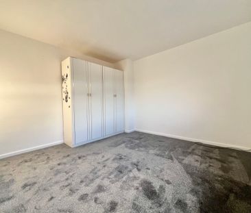 Myrtle Avenue - Photo 5