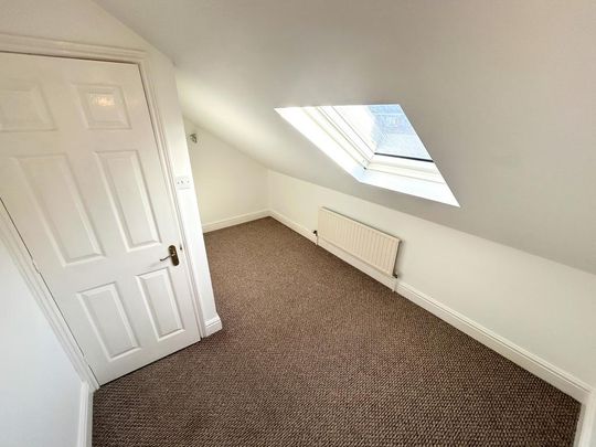 2 bedroom mews to rent - Photo 1