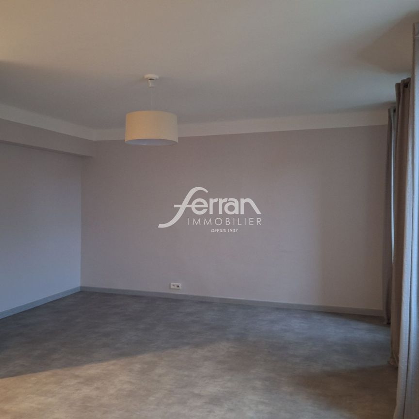 Location Appartement 1 pièce 35m² FIGANIERES 83830 - Photo 1
